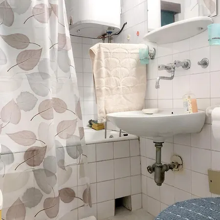 Apartment Maki *